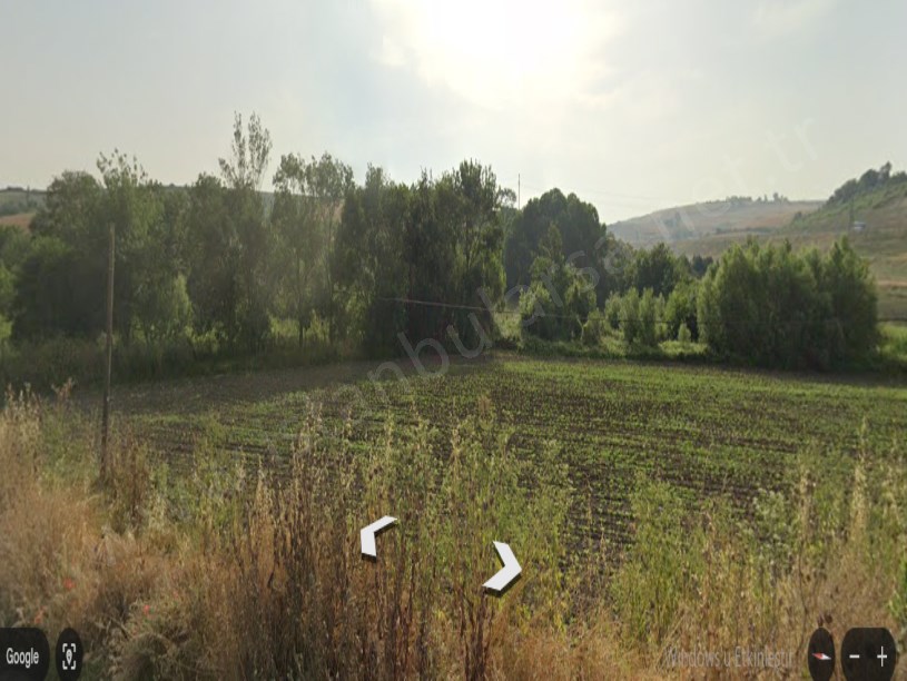 Arnavutköy Baklalıda Satılık Arsa , 750 m2 Yolu Var Evlerin Yakını