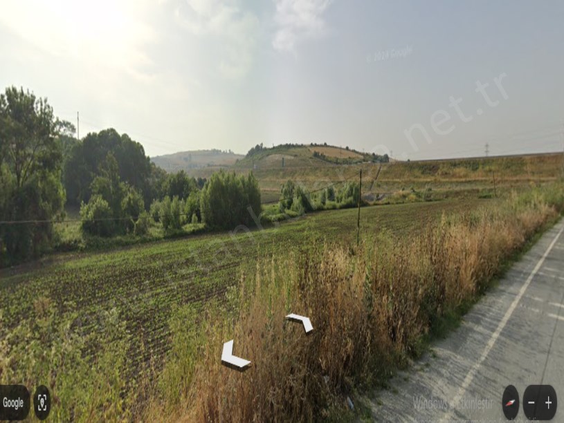Arnavutköy Baklalıda Satılık Arsa , 750 m2 Yolu Var Evlerin Yakını