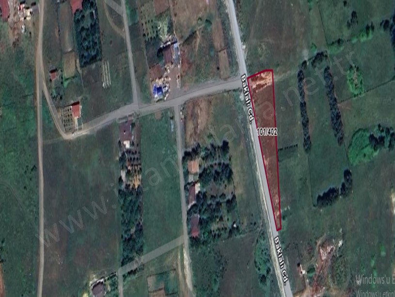 Arnavutköy Tayakadın Satılık Arsa ,  230 M2 Çevrili Cadde Cephe Merkezde