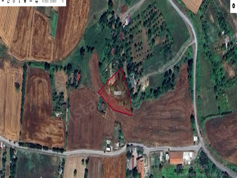 Arnavutköy Tayakadın Satılık Arsa ,  475 m2 Yolu Var Evlerin Yakını  Hisseli