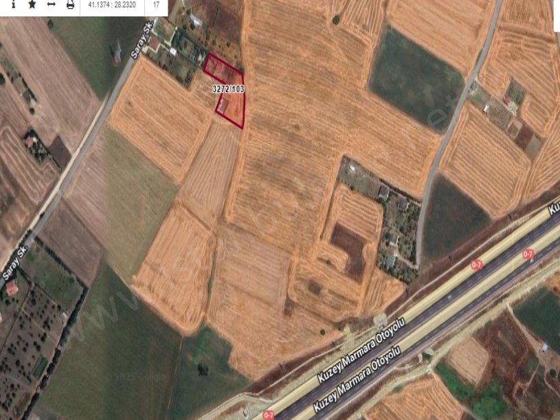 Silivri Fenerköyde Satılık Arsa , 210 m2 Hisseli Yolu Var Evlerin Yakını