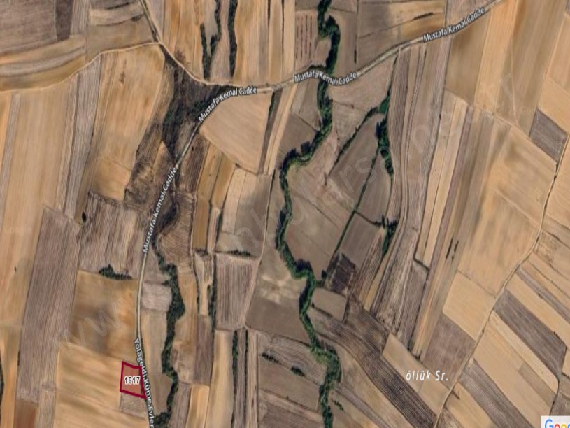 Kırklareli Babaeski Hazinedar Köyünde Satılık Arsa , 558 m2 Yola Cephe Hisseli