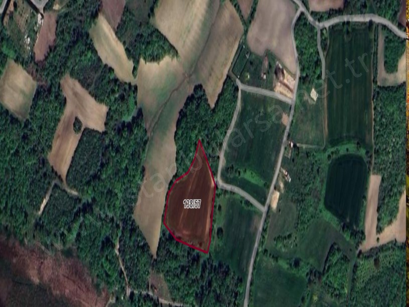Arnavutköy Balabanda Satılık Arsa , 546 M2 Yolu Var Hisseli