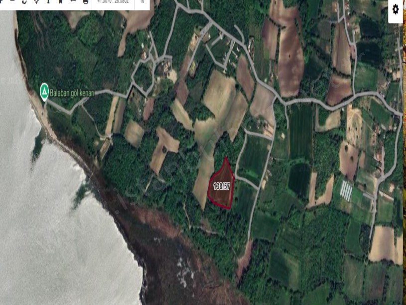 Arnavutköy Balabanda Satılık Arsa , 546 M2 Yolu Var Hisseli