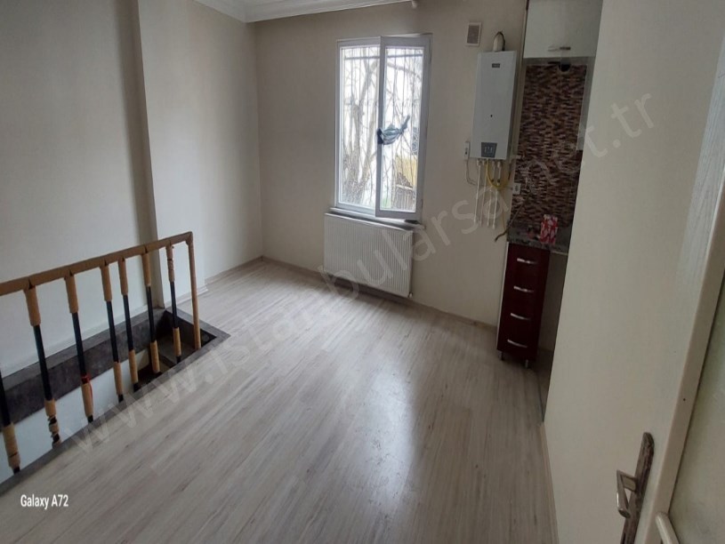 Arnavutköy Anadolu Mah Satılık Ters Dubleks , Bahçeli Masrafsız