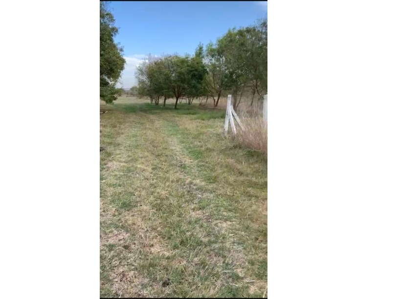 Çatalca İzzettinde Satılık Müstakil  Ev , 255 m2 Arsa İçinde Çevrili Yolu Var