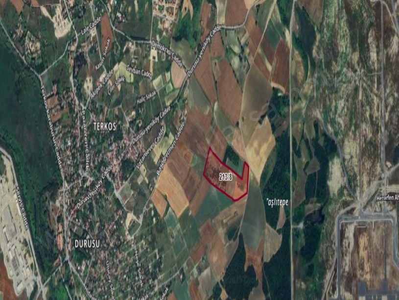 Arnavutköy Yeniköyde Satılık Arsa , 700 m2 Çaplı Yolu Var Evlerin Yakını