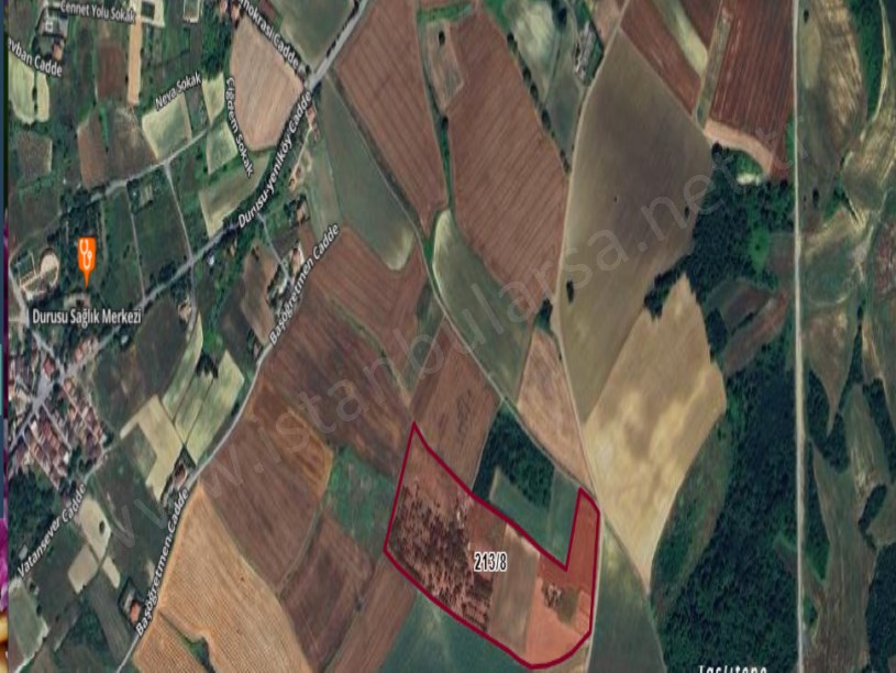 Arnavutköy Yeniköyde Satılık Arsa , 700 m2 Çaplı Yolu Var Evlerin Yakını