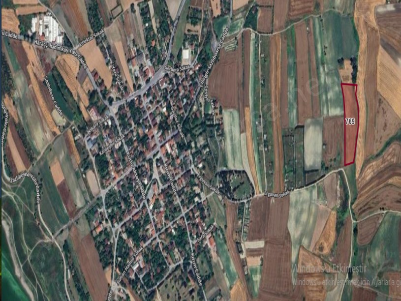 Arnavutköy Sazlıbosna Satılık Arsa , 480 m2 Yolu Var Evlerin Yakını 