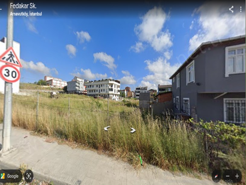 Arnavutköy Haraççıda Satılık Arsa ,1,120 M2 Müstakil 3 Kat İmarlı Merkezde