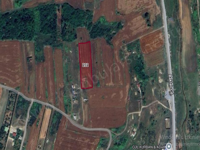Arnavutköy Haraççıda Satılık Arsa , 186 m2 Evlerin Yakını Hisseli