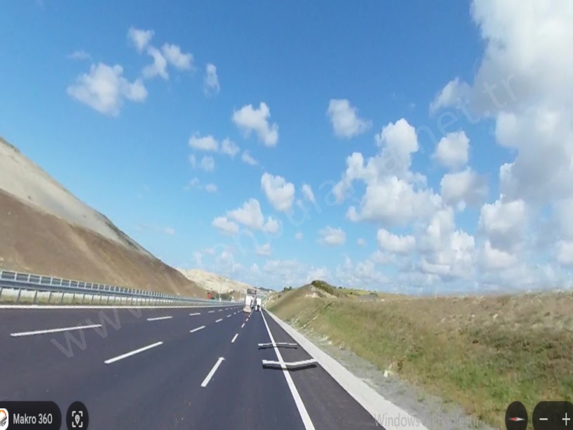 Arnavutköy Baklalıda Satılık Arsa , 4,480 m2 Otoyola Cephe Hisseli Yolu Var