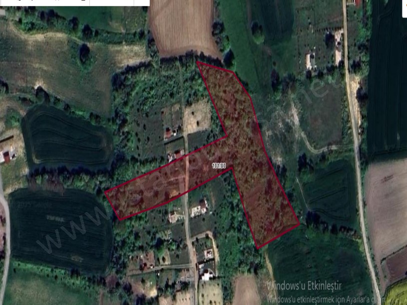  Arnavutköy Balabanda Satılık Arsa , 1,130 m2 Çevrili Tepe Konumda Hisseli