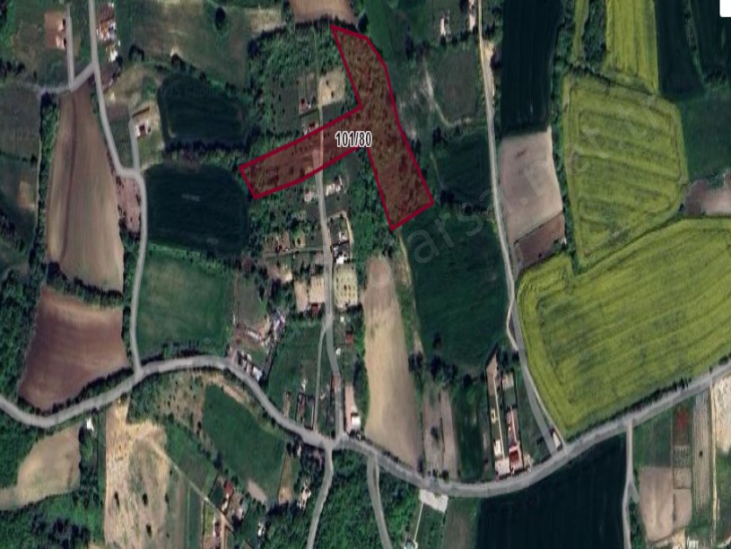  Arnavutköy Balabanda Satılık Arsa , 1,130 m2 Çevrili Tepe Konumda Hisseli