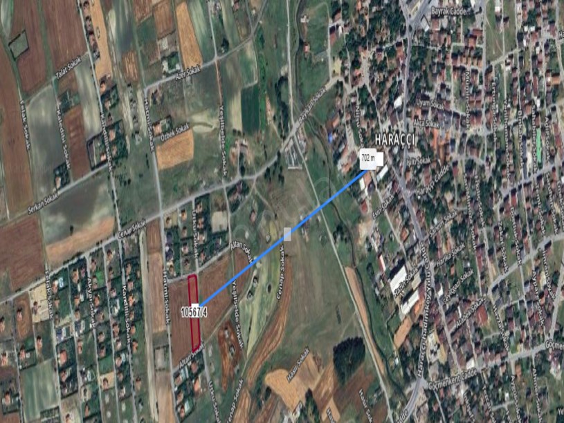 Arnavutköy Haraççıda Satılık Arsa , 462 M2 Merkezde Yolu Var Hisseli