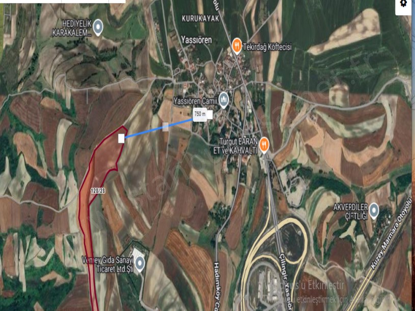 Arnavutköy Yassıörende Satılık Arsa , 880 m2 Hisseli Yolu Var