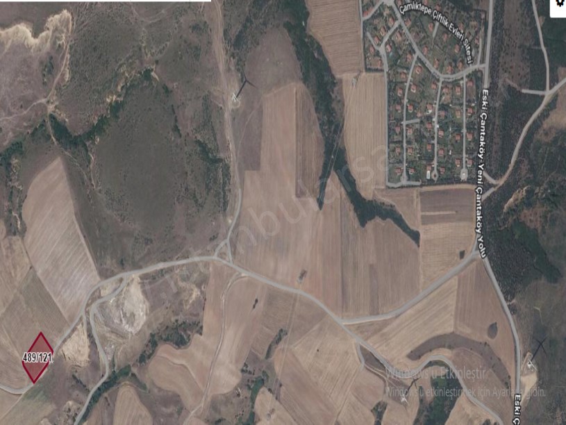 Silivri Değirmenköyde Satılık Arsa , 912 m2 Çevrili Yola Cephe Hisseli 
