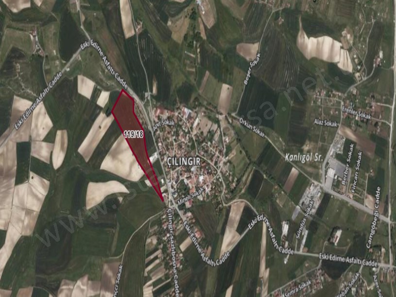 Arnavutköy Çilingirde Satılık Arsa , 500 m2 Merkezde Yolu var Hisseli