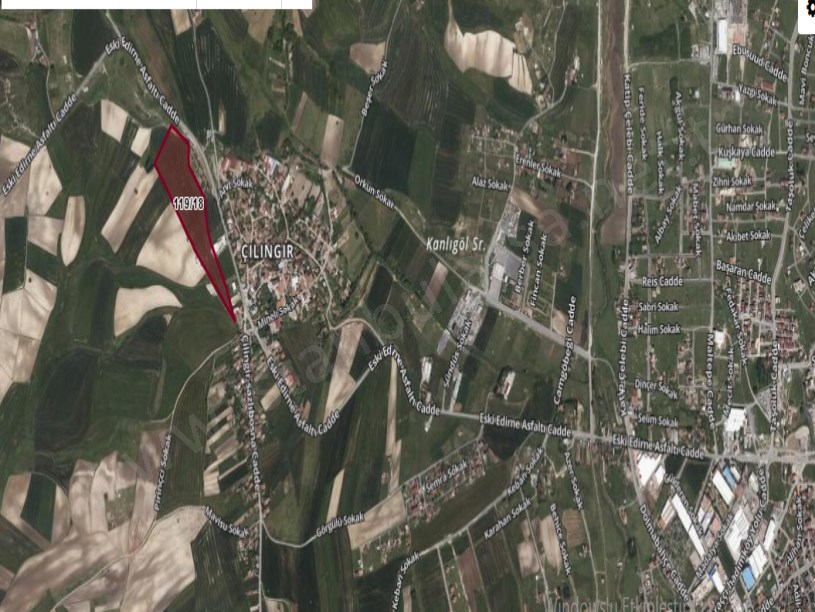 Arnavutköy Çilingirde Satılık Arsa , 500 m2 Merkezde Yolu var Hisseli