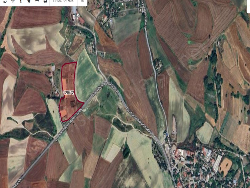 Arnavutköy Çilingirde Satılık Arsa , 300 m2 Cadde Cephe  Çaplı  Evlerin Yakını