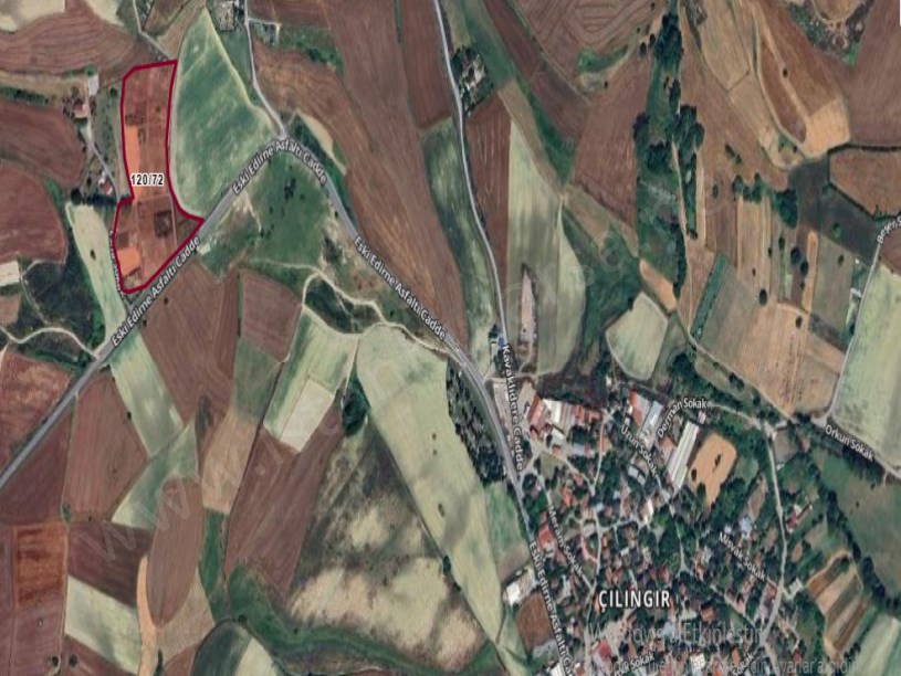 Arnavutköy Çilingirde Satılık Arsa , 300 m2 Cadde Cephe  Çaplı  Evlerin Yakını
