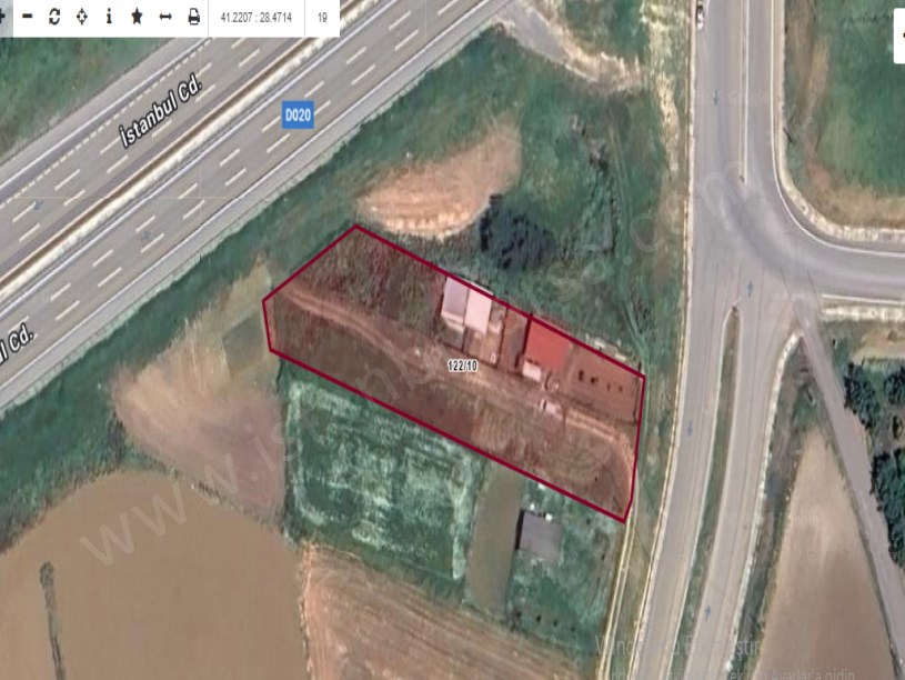 Çatalca Oklalıda Satılık Arsa , 225 M2 Merkezde Cadde Cephe  Hisseli