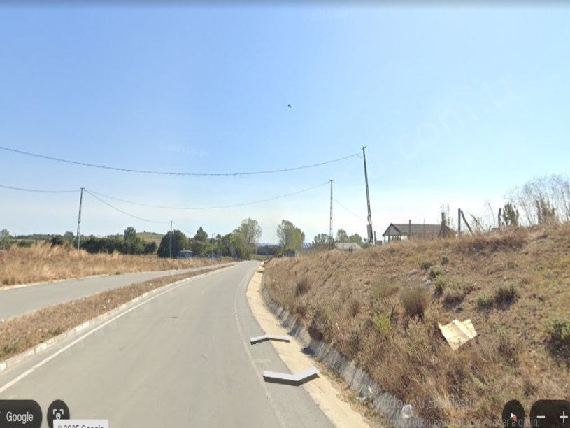 Çatalca Oklalıda Satılık Arsa , 225 M2 Merkezde Cadde Cephe  Hisseli