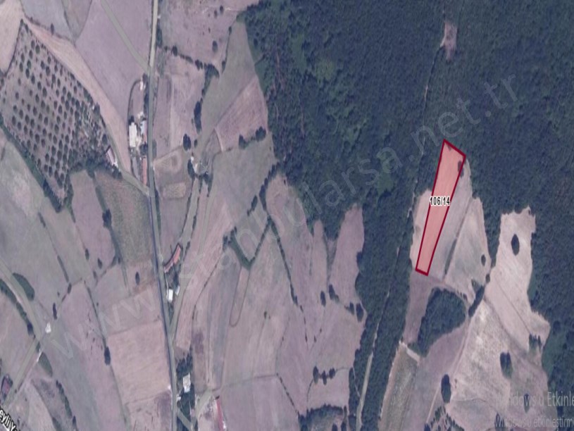 Çatalca Hisarbeylide Satılık Arsa , 362 M2  Yolu Var Hisseli