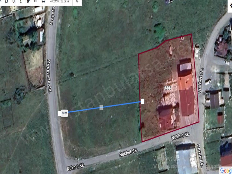 Arnavutköy Taşolukta Satılık Arsa , 188 m2 Merkezde Yolu Var 
