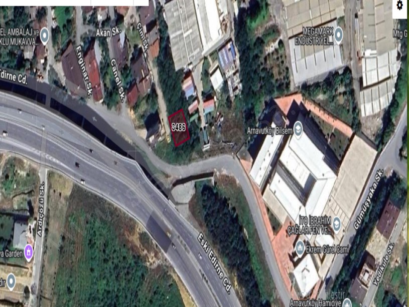 Arnavutköy Merkezde Satılık Arsa , 350 m2 Köşe Başı Çift Dairelik Müstakil 