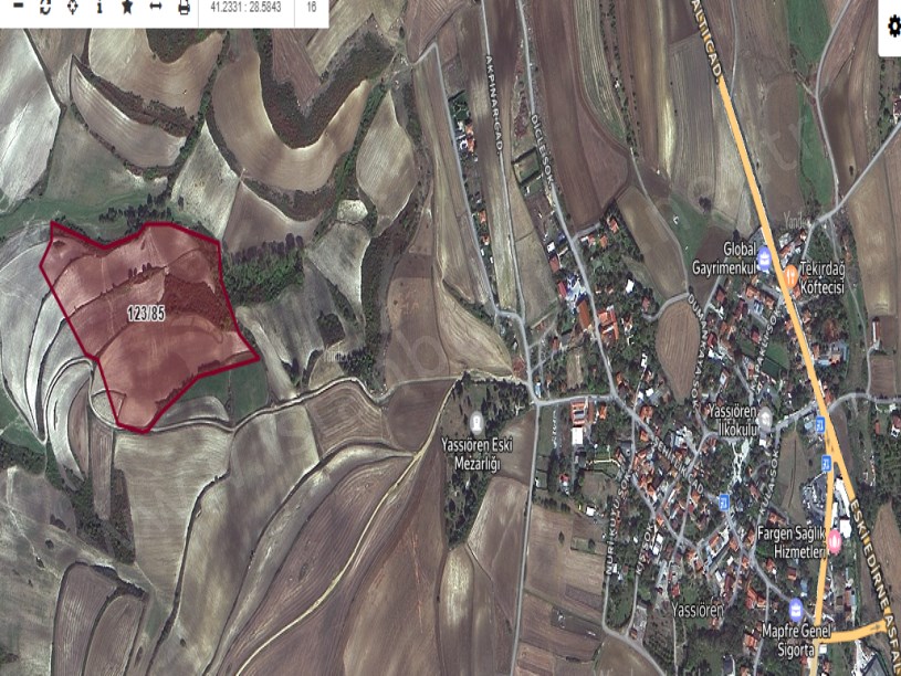 Arnavutköy Yassıörende Satılık Arsa , 401 m2 Hisseli Yolu Var