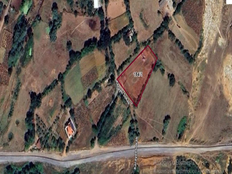 Arnavutköy Yeniköyde Satılık Arsa , 132 m2 Evlerin Yakını Hisseli Yolu Var