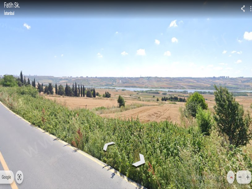 Arnavutköy Çilingirde Satılık Arsa ,  185 M2 Müstakil Yolu Var İmarlı