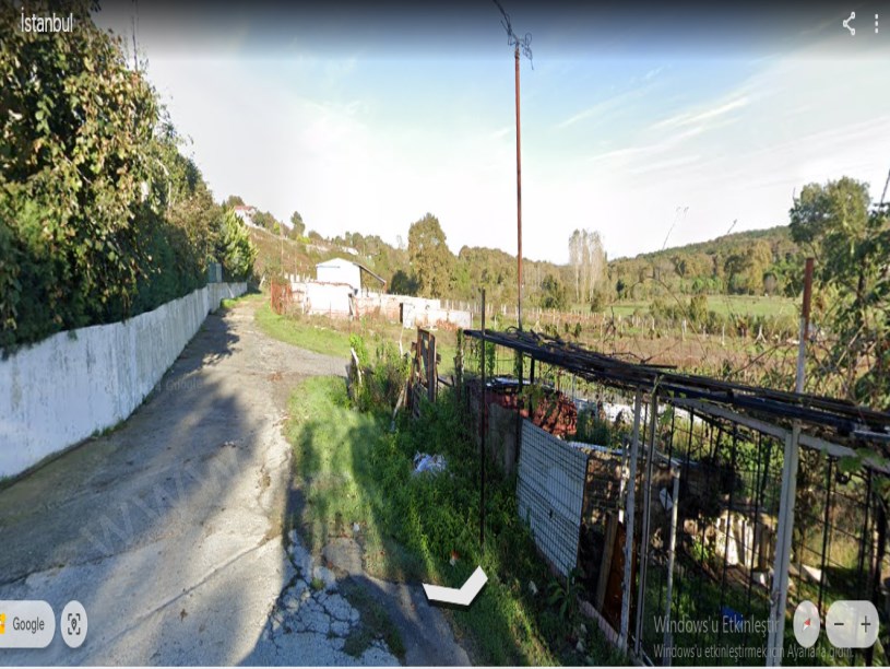 Arnavutköy Tayakadın Satılık Arsa , 437 M2  Merkezde Evlerin Yakını Yolu Var