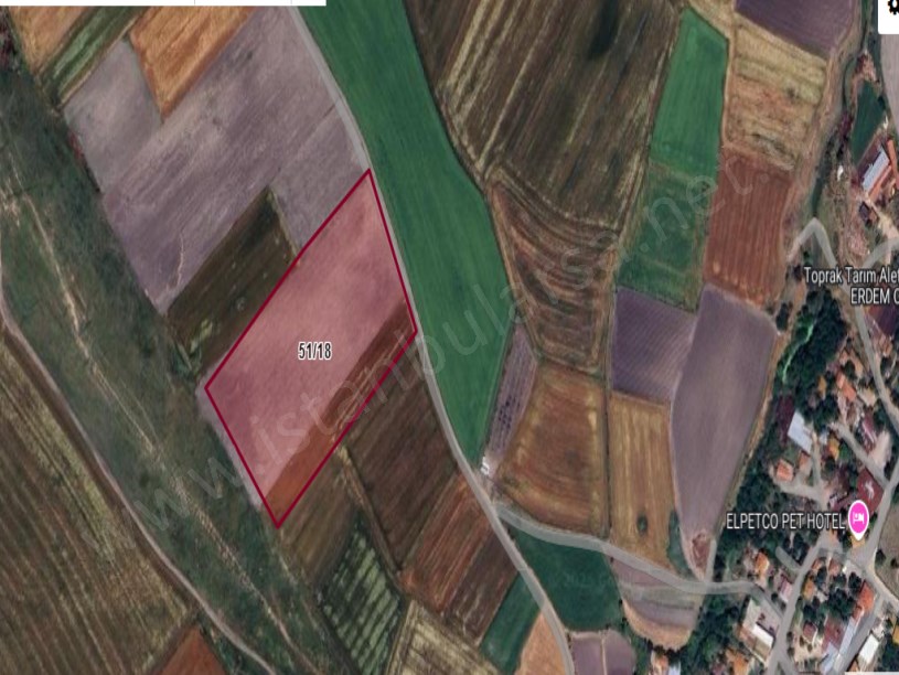 Tekirdağ Çorlu Seymende Satılık Arsa , 700 m2 Yolu Var Hisseli Merkezde 