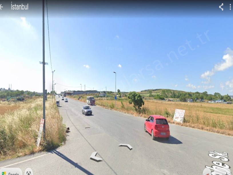 Arnavutköy Çilingirde Satılık Arsa ,  177 m2 Merkezde Hisseli Yolu Var