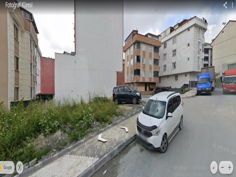 Arnavutköy İslambeyde Satılık Arsa , 226 m2 Müstakil Arsa Köşe Başı İmarlı 