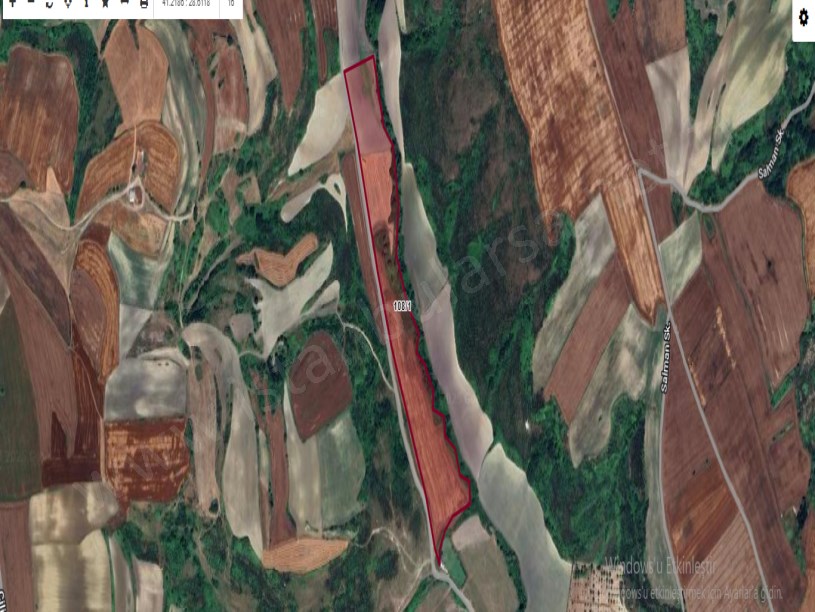 Arnavutköy Dursunköyde Satılık Arsa , 2,714 M2 Yolu Var Hisseli 