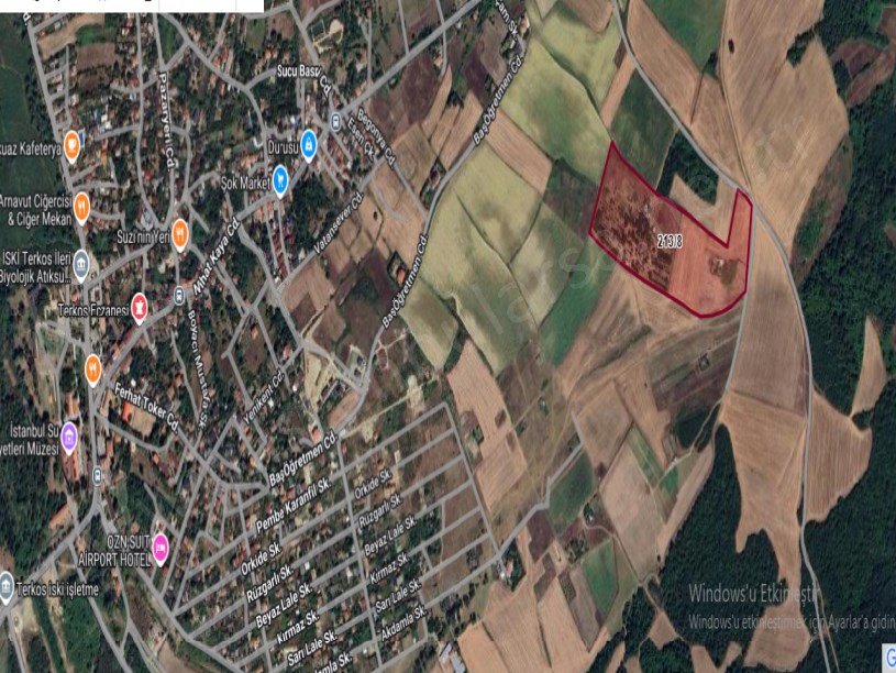  Arnavutköy Yeniköyde Satılık Arsa , 1,061 M2 Hisseli Yolu Var Evlerin Yakını
