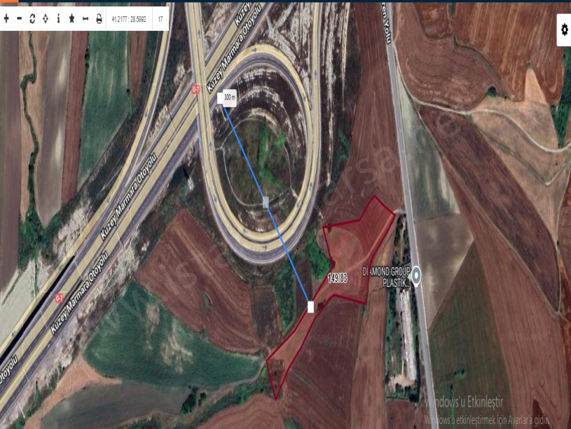 Arnavutköy Yassıörende Satılık Arsa , 865 M2 Cadde Cephe Hisseli Yolu Var 
