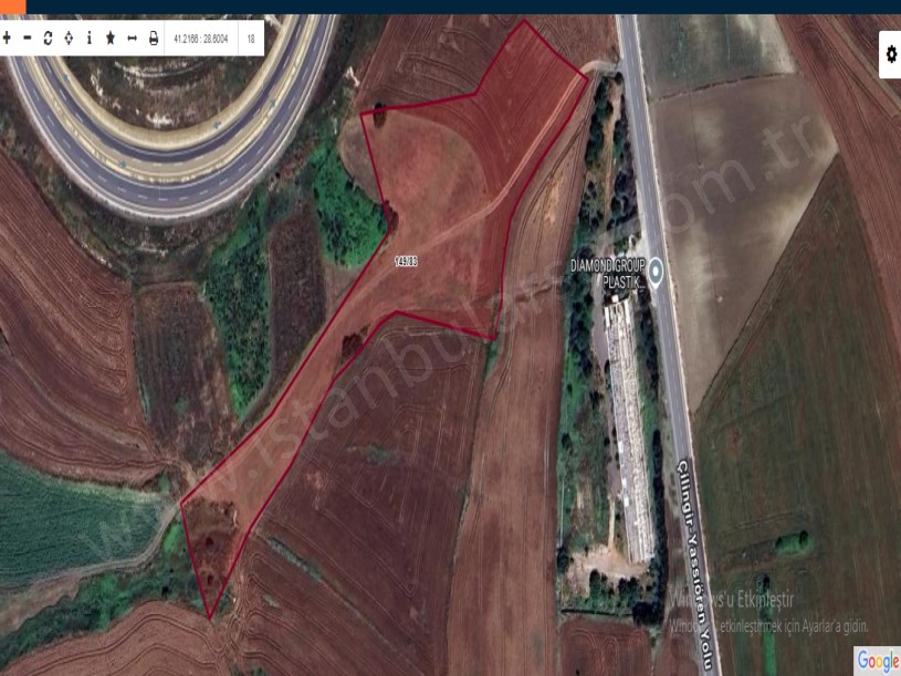 Arnavutköy Yassıörende Satılık Arsa , 865 M2 Cadde Cephe Hisseli Yolu Var 