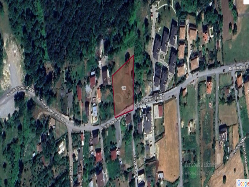 Arnavutköy Taşolukta Satılık Tarla , 2,900 m2 Merkezde Cadde Cephe Müstakil 