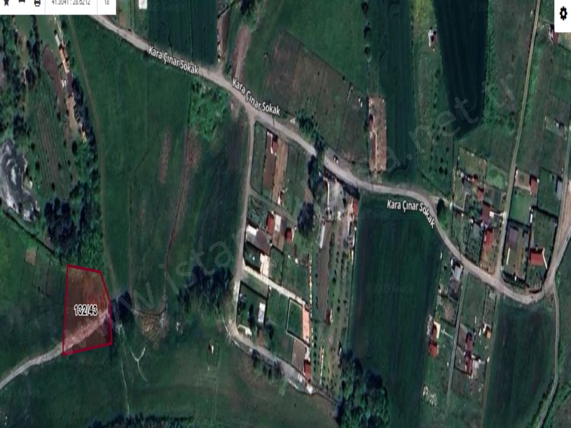 Arnavutköy Balabanda Satılık Arsa , 253 m2 Yolu Var Evlerin Yakını Çevrili