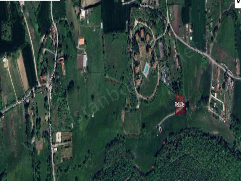 Arnavutköy Balabanda Satılık Arsa , 253 m2 Yolu Var Evlerin Yakını Çevrili