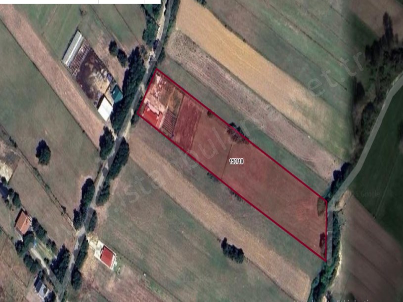 Çatalca Belgratta Satılık Arsa , 220 m2 Köy içi Yolu Var Merkezde