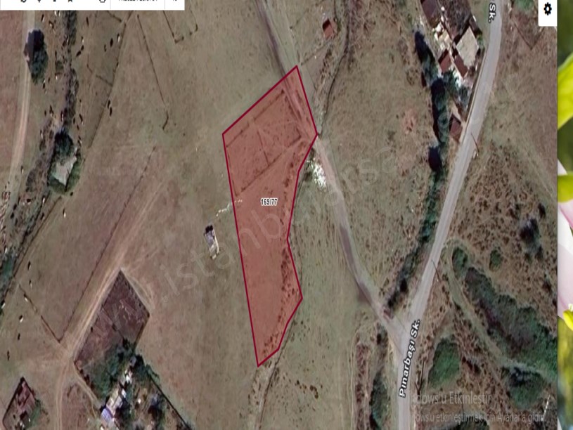 Arnavutköy Tayakadın Satılık Arsa , 456 m2 Merkezde Yolu Var 