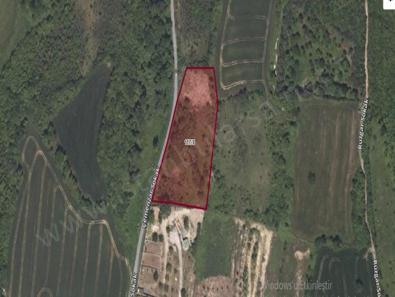 Arnavutköy Balabanda Satılık Arsa ,  370 m2 Çaplı Çitle Çevrili Yolu Var 