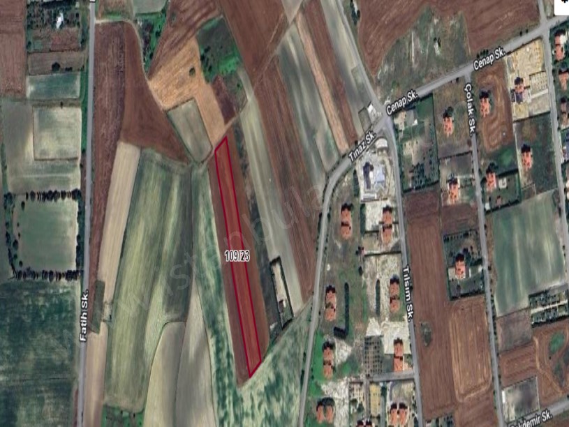 Arnavutköy Çilingirde Satılık Arsa , 345 M2 Hisseli Evlerin Yakını  Yolu Var 