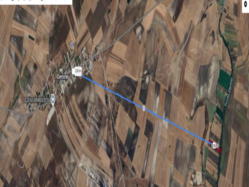 Tekirdağ  Saray Demirler Köyünde Arsa , 290 m2 Yolu Var Hisseli 