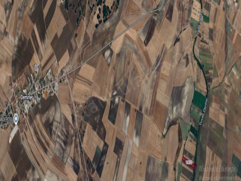Tekirdağ  Saray Demirler Köyünde Arsa , 290 m2 Yolu Var Hisseli 